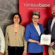 Strategieprogramm: base &ndash; homes for students GmbH als familienfreundliches Unternehmen ausgezeichnet